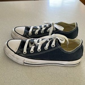 Unisex Converse shoes size 3 youth Woman 5